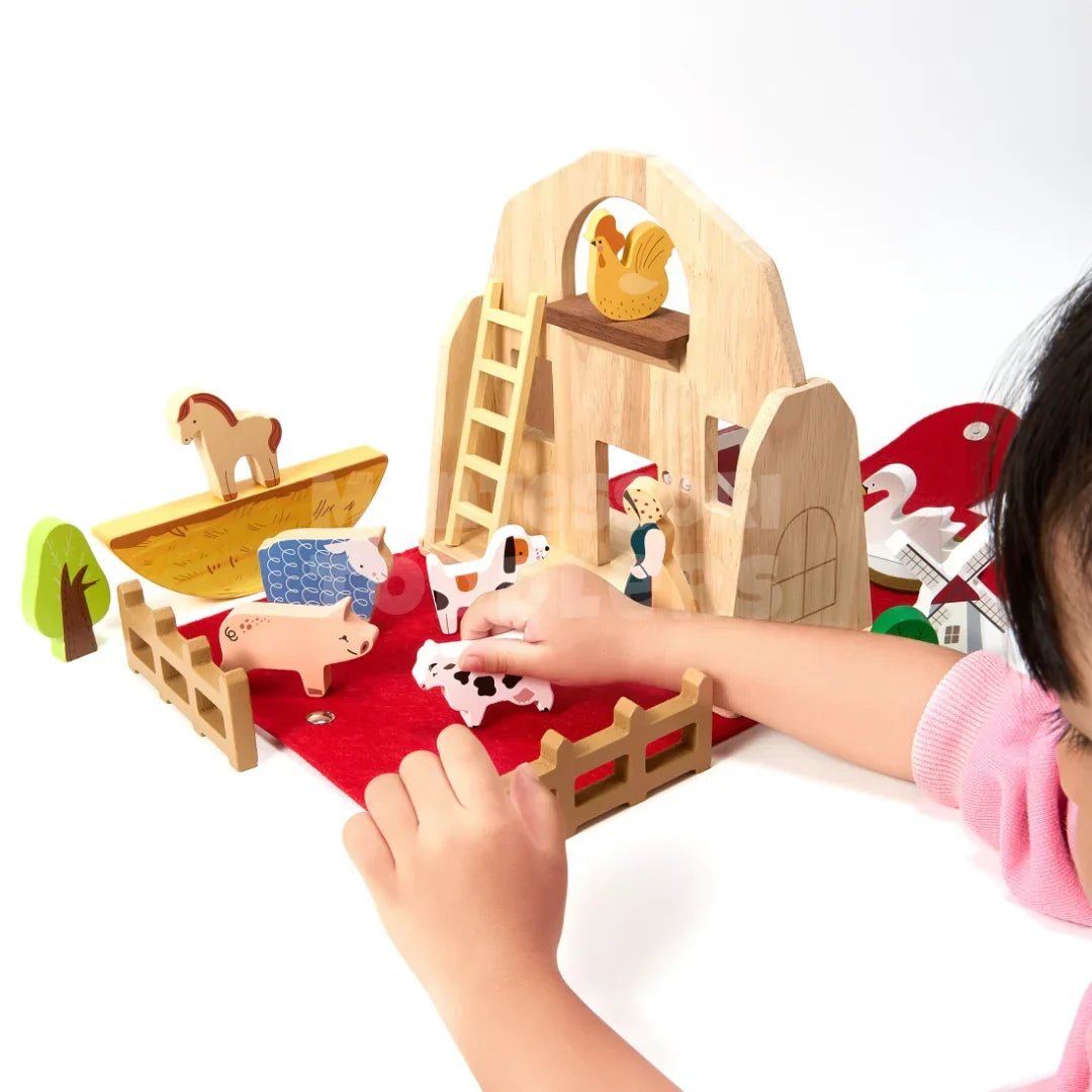 Momi Toys Wooden Travel Farm