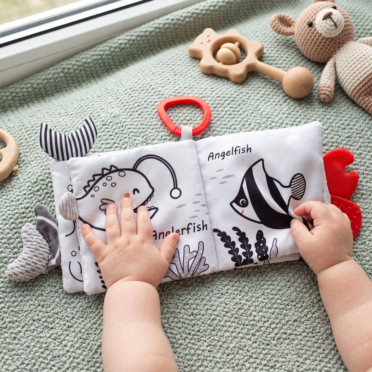 Momi Toys High Contrast Baby Cloth Book, Sensory Soft Book