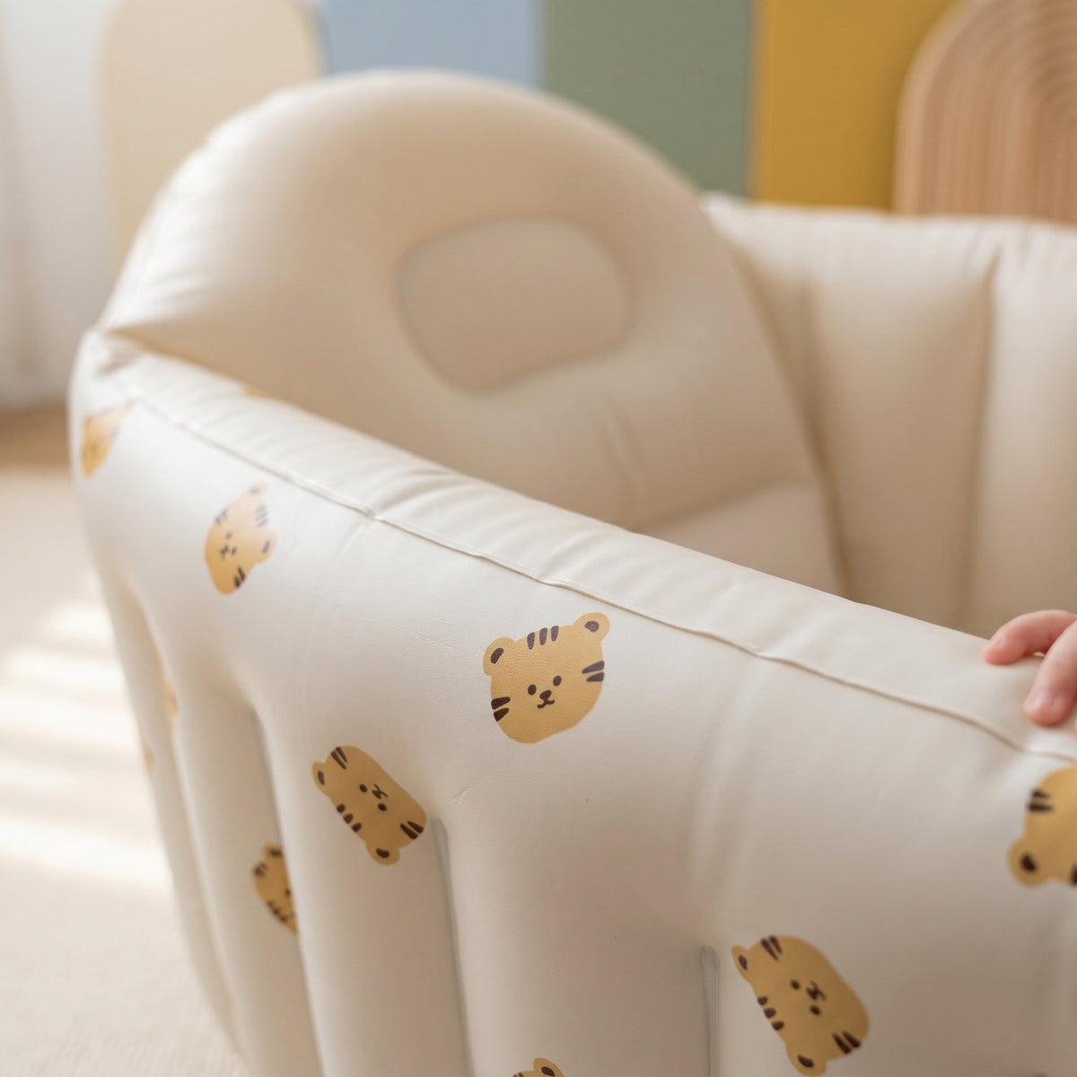 Momi Toys Inflatable Baby Bath Tub, Portable Soft Sided Bathtub