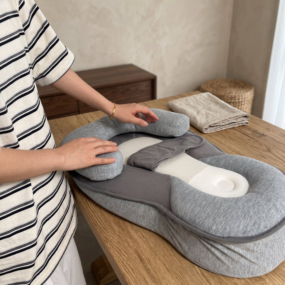 Momi Toys Cotton Baby Lounger, Soft Baby Nest Infant Lounger