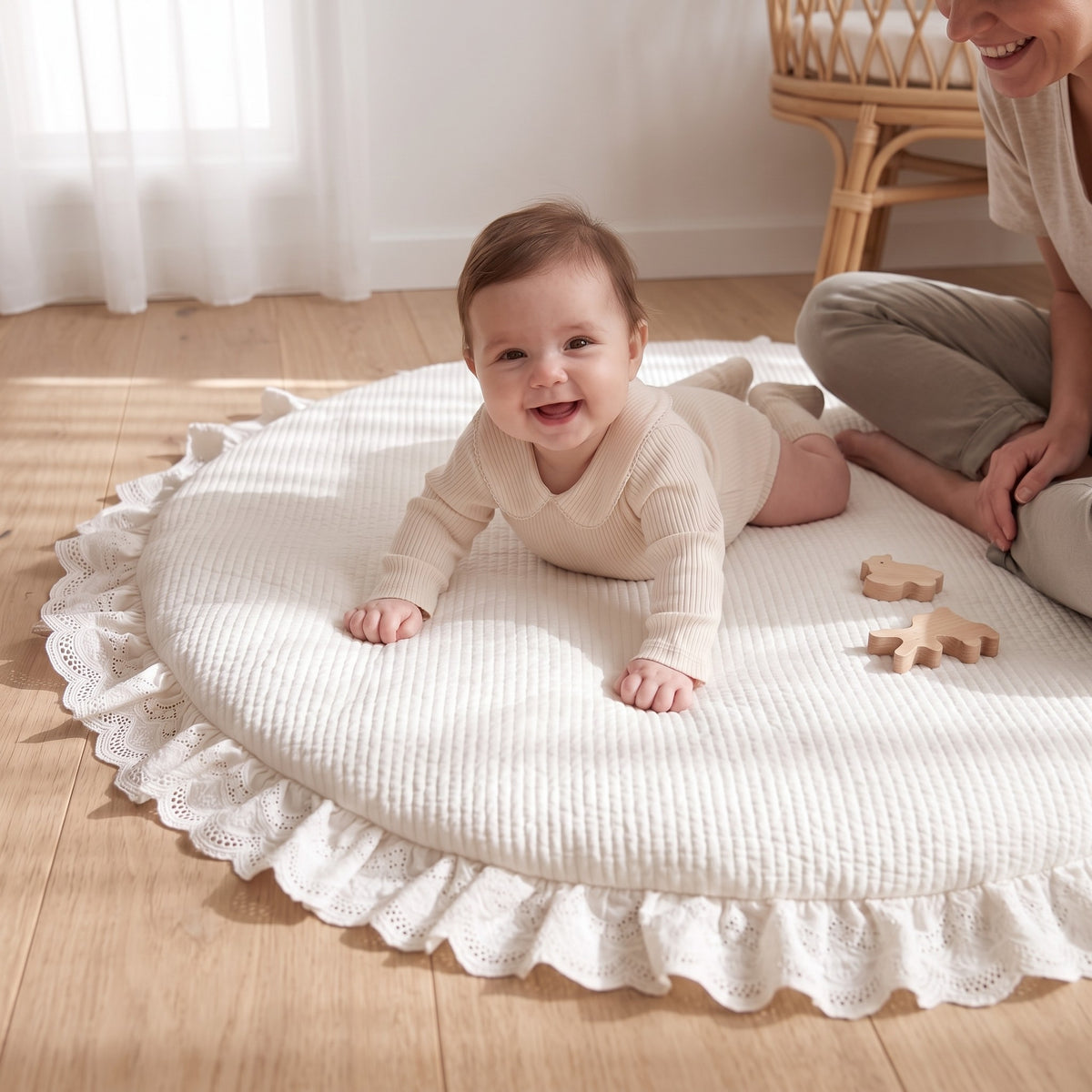 momi-05-1 baby tummy time on round play mat