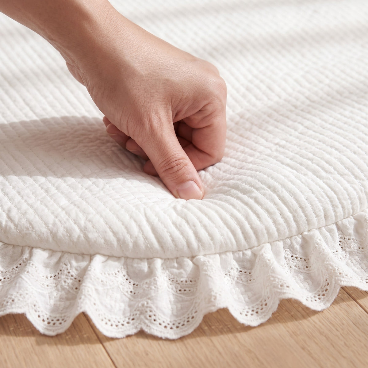 momi-05-2 quilted play mat padding thickness detail