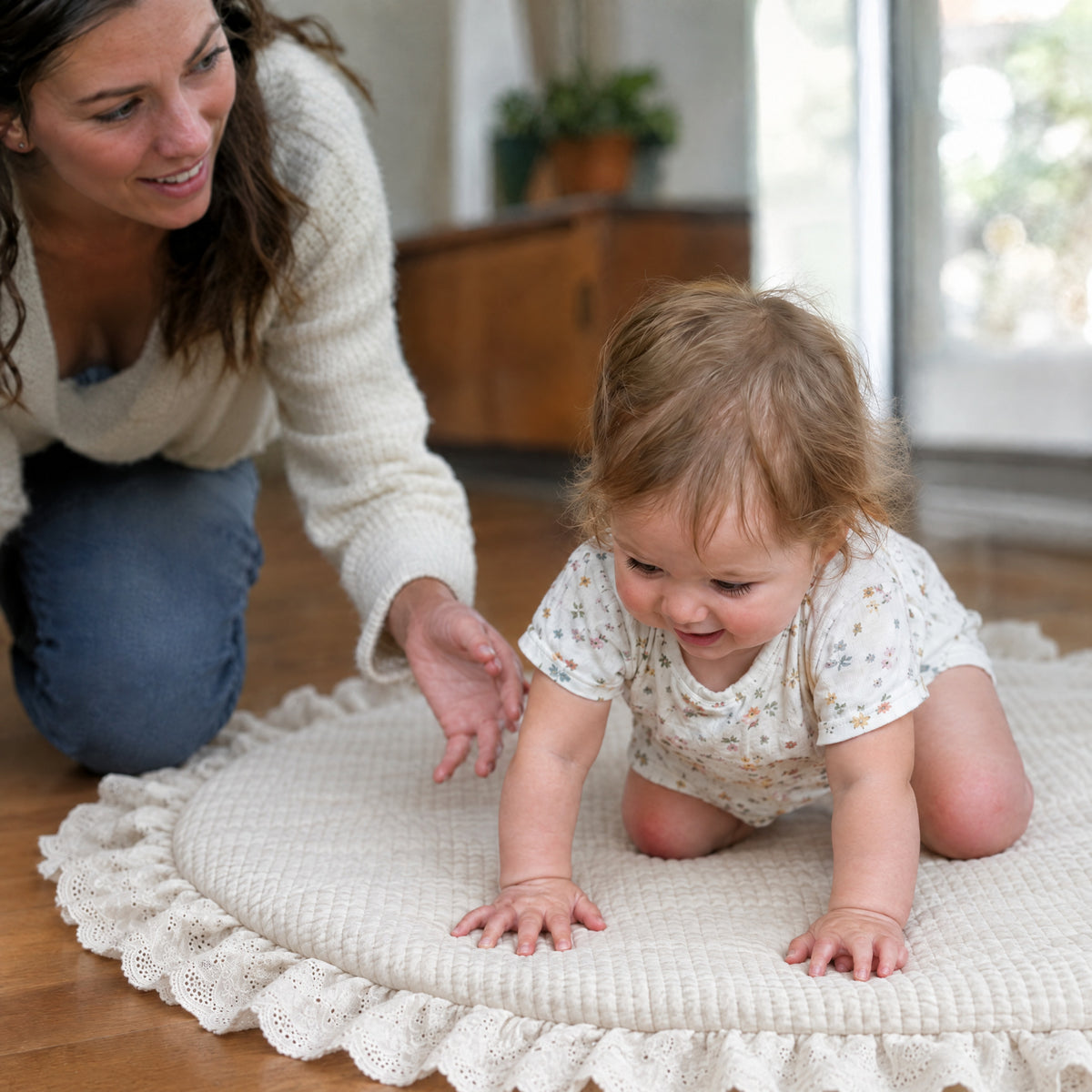 Round Baby Play Mat, after: With Momi Toys play mat