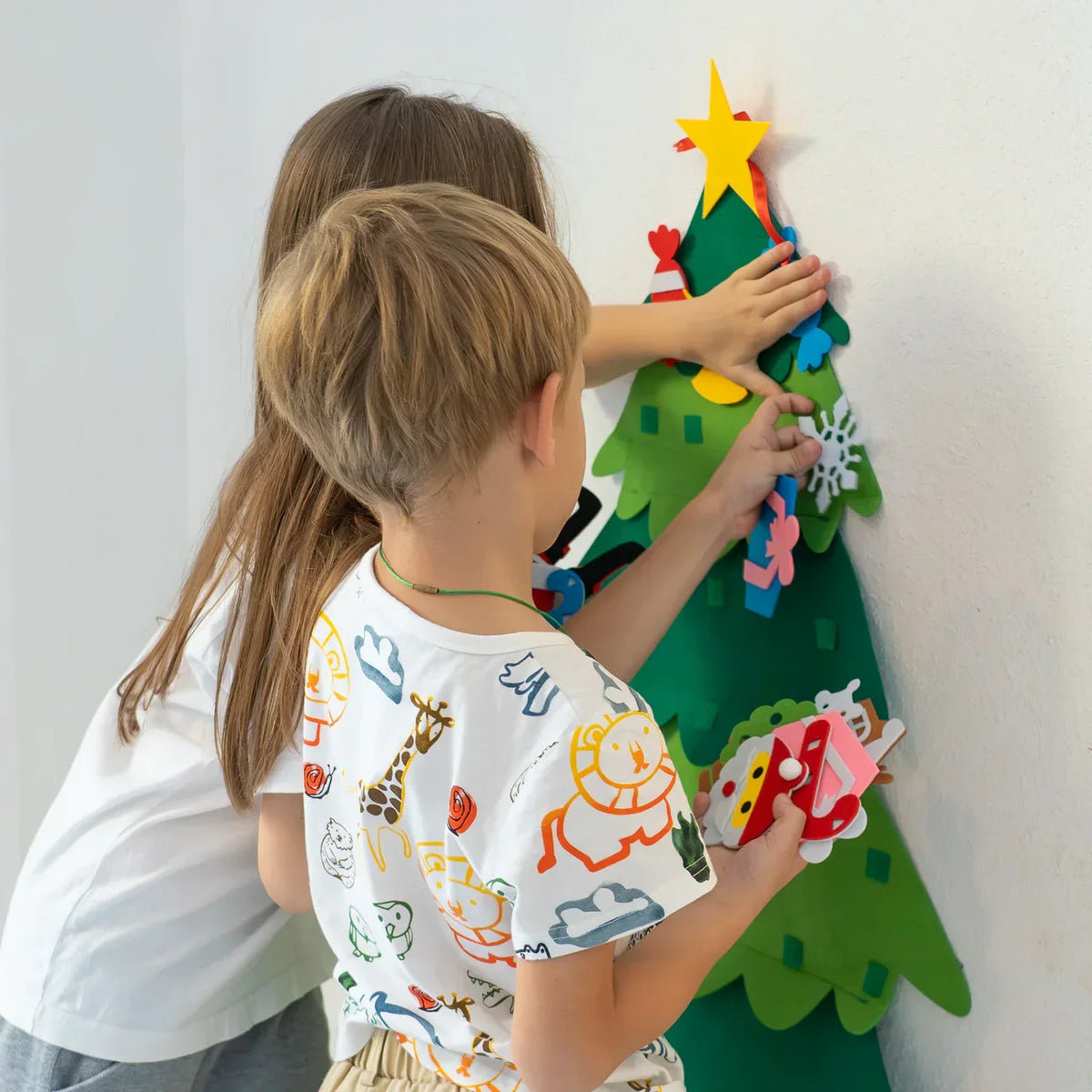 Momi Toys Felt Christmas Tree