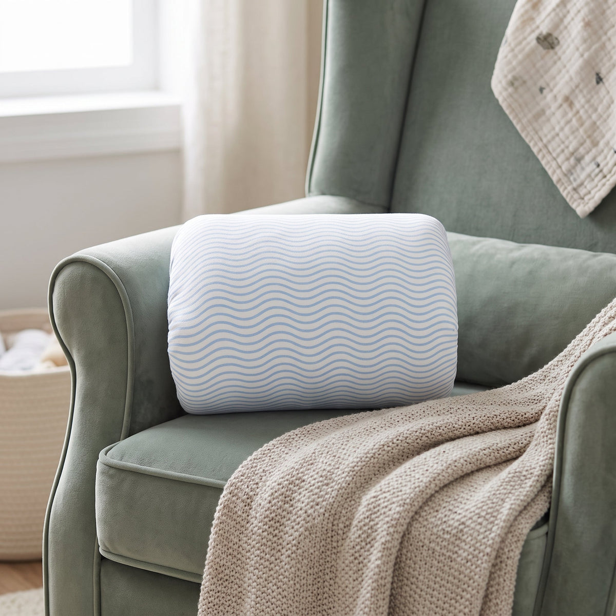 Momi Toys Nursing Arm Pillow for Feeding
