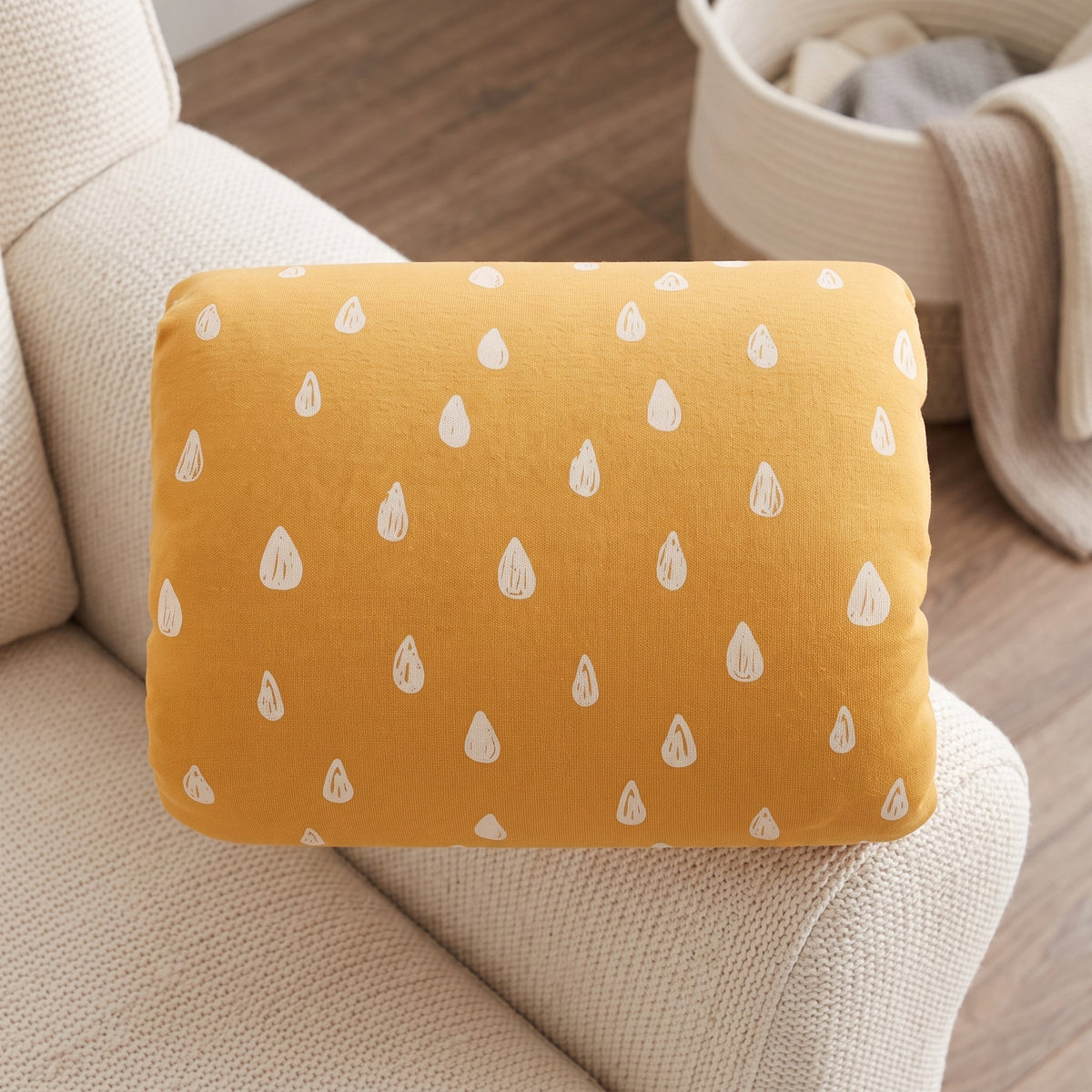 Momi Toys Nursing Arm Pillow for Feeding