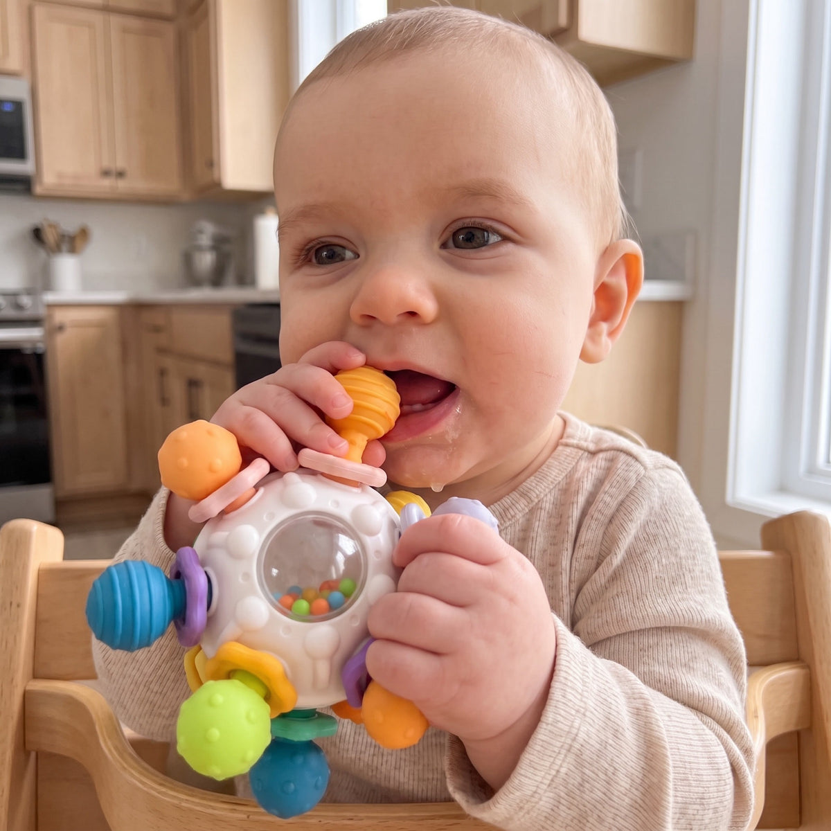 momi-09-1 teething baby chewing silicone teether