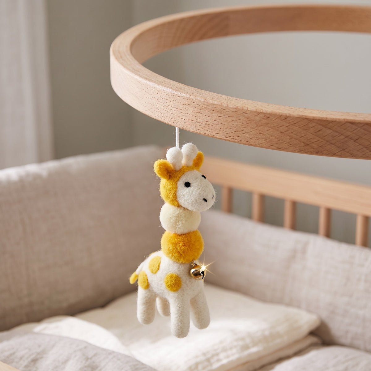 momi-12-2 beech wood hoop and felt animal detail